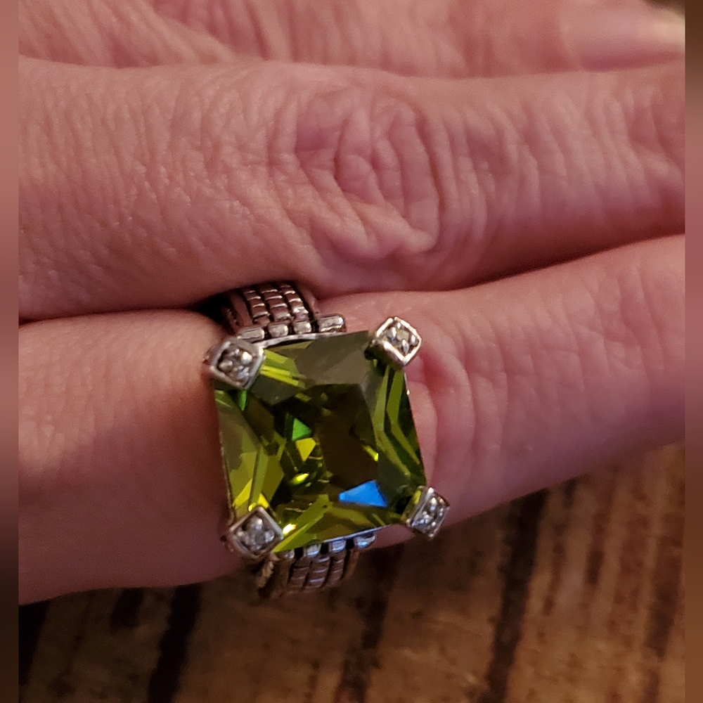 Unbranded Silver Tone Square Greenish Yellow Stone Ring 6 3/4